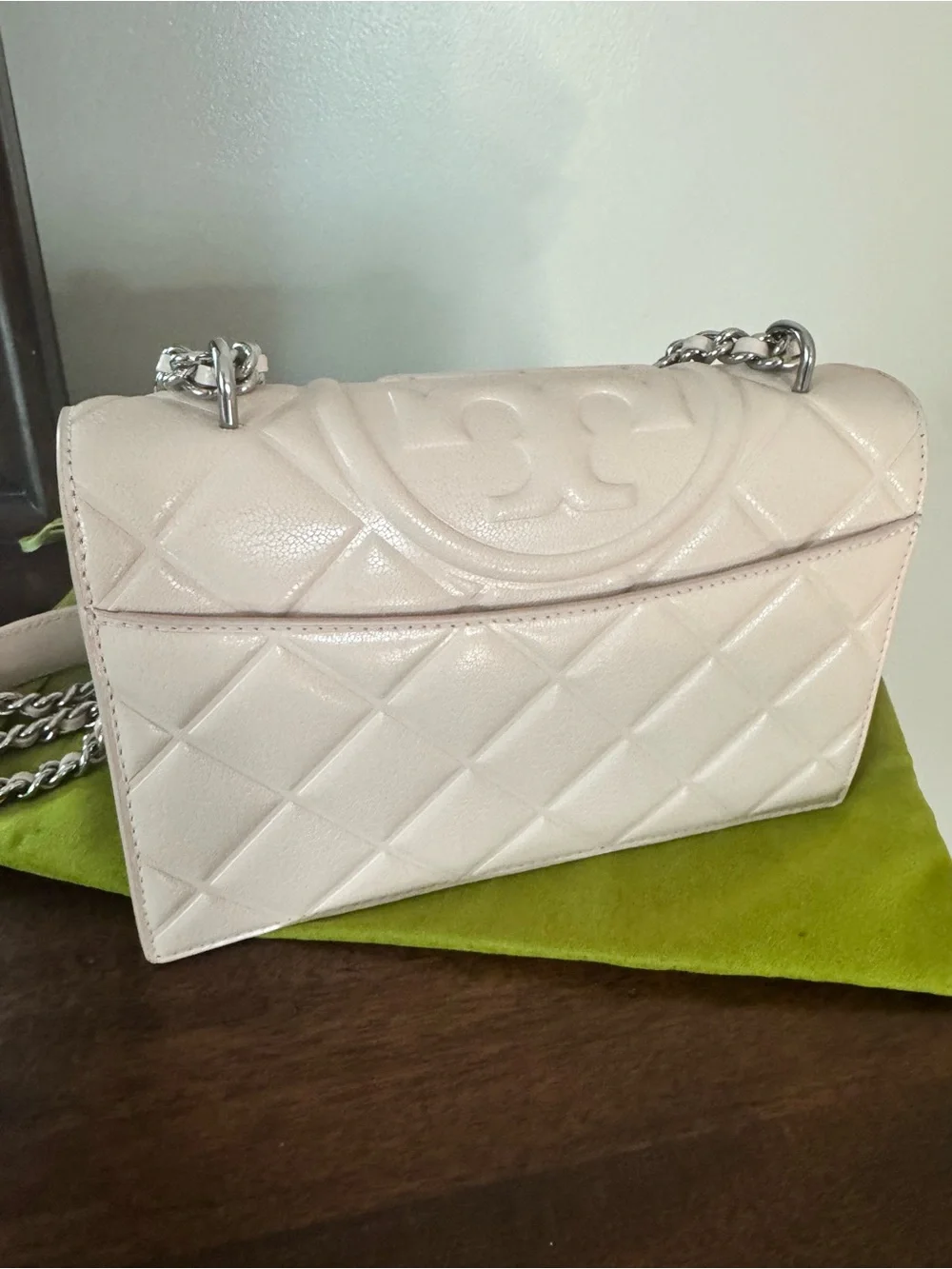 Tory Burch SMALL FLEMING SHOULDER BAG in light pink